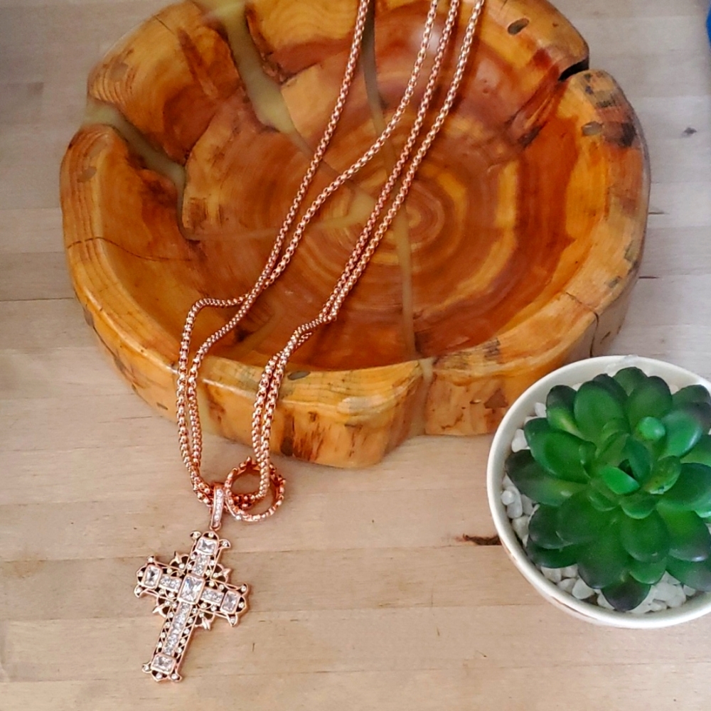 Real Collectibles Rose Gold Necklace